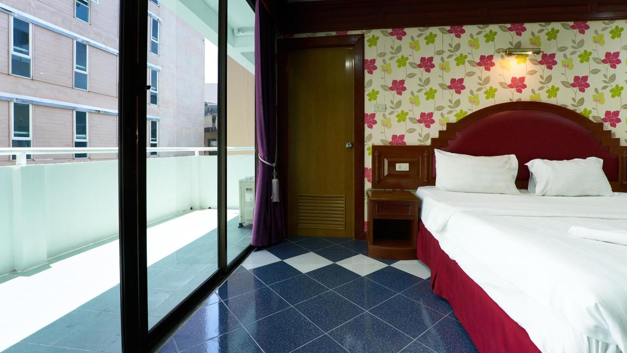 Lime Hotell Patong