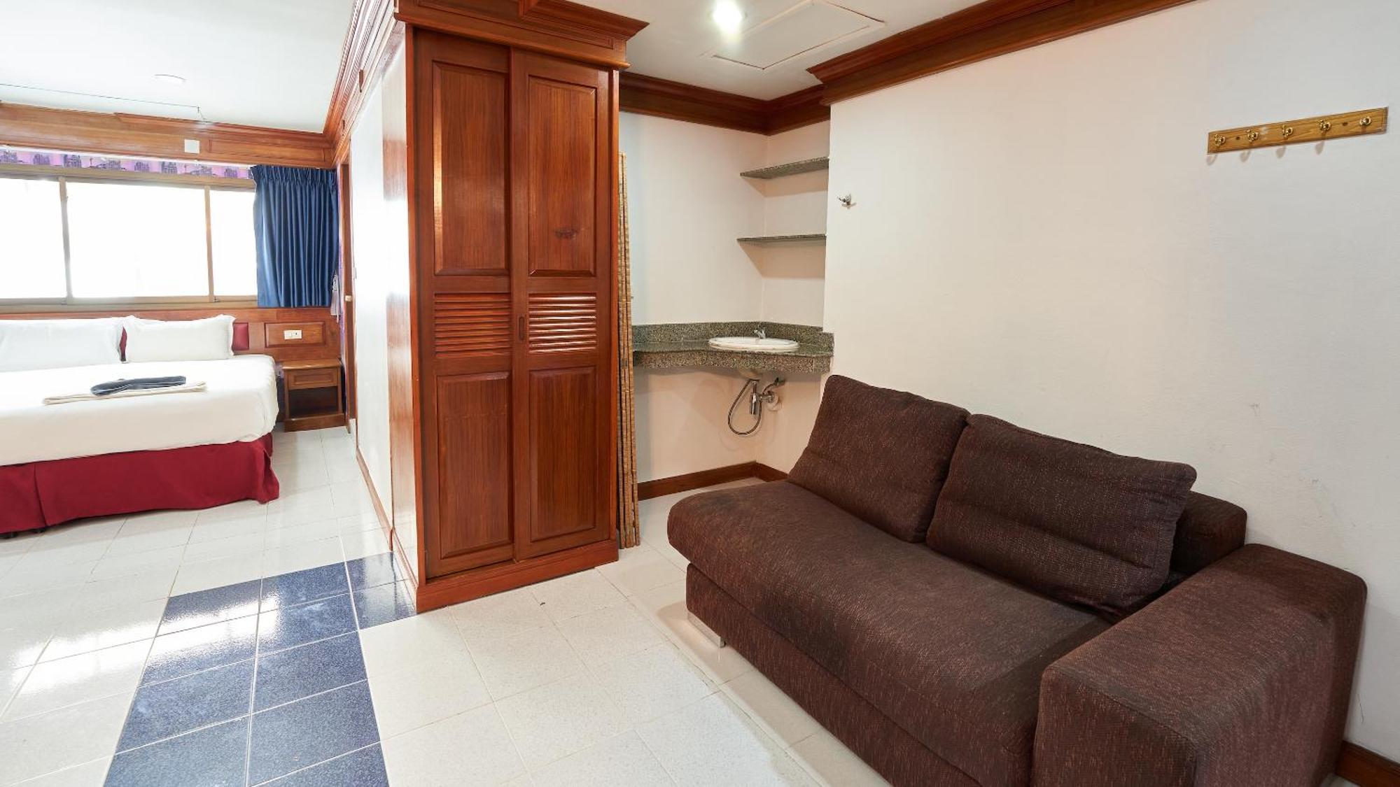 Lime Hotell Patong