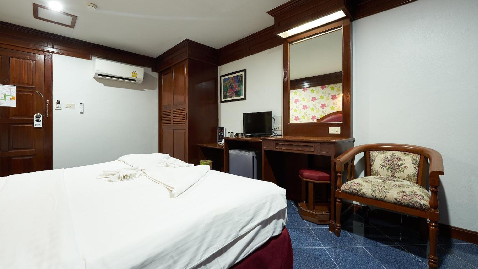 Khách sạn Lime Patong